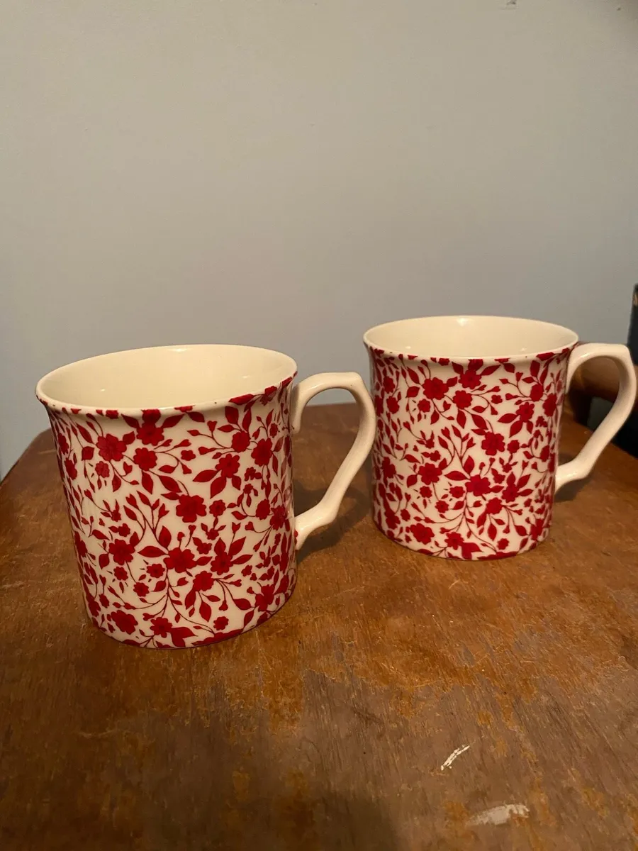 Mugs x2 red - Image 1