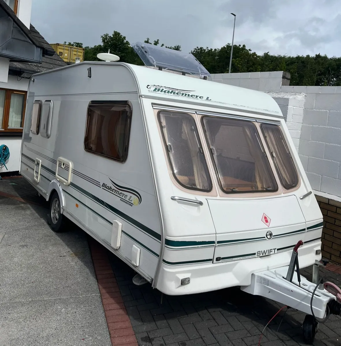 Lightweight Swift 5/6 berth with Full Awning - Image 1