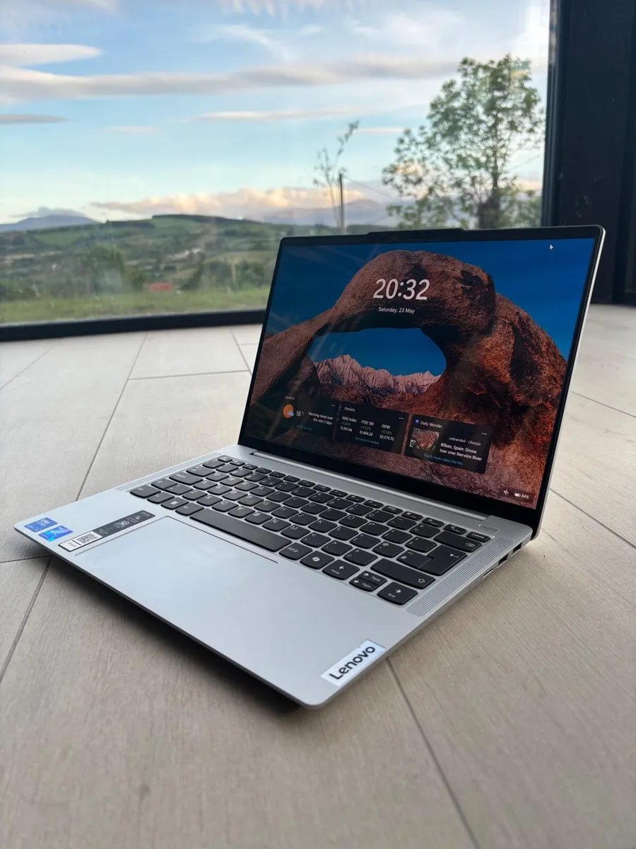 Laptop - Image 3