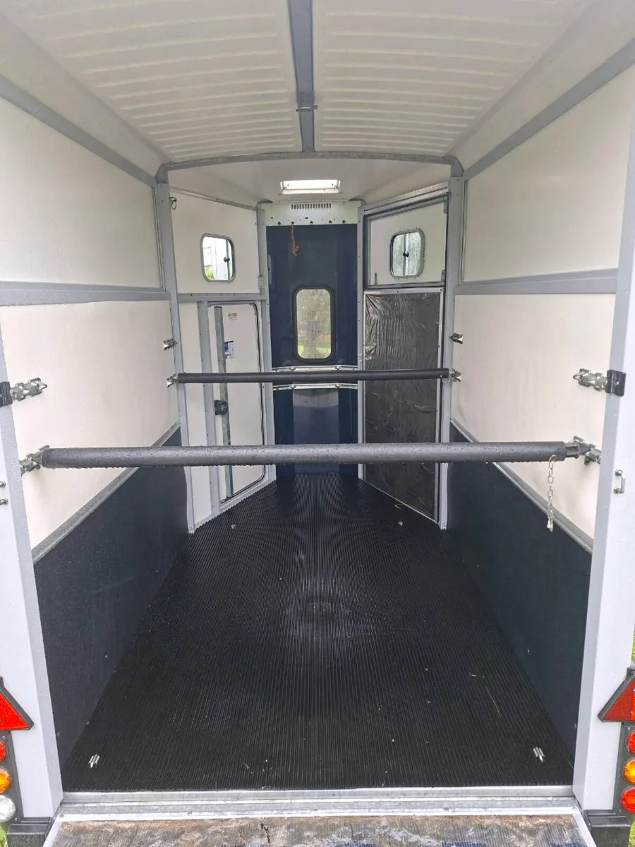 506 horse box - Image 3