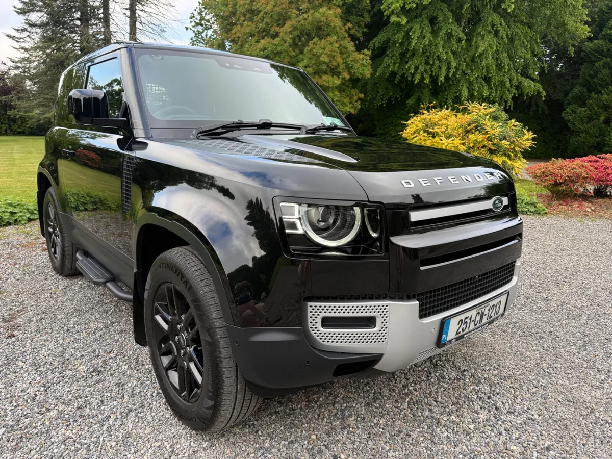 2025 Landrover Defender 90 SWB commercial €69950 - Image 2