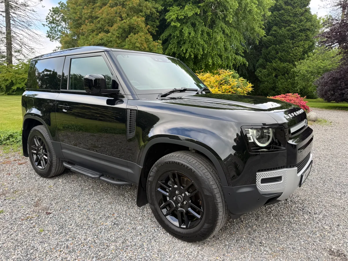 2025 Landrover Defender 90 SWB commercial €69950 - Image 1