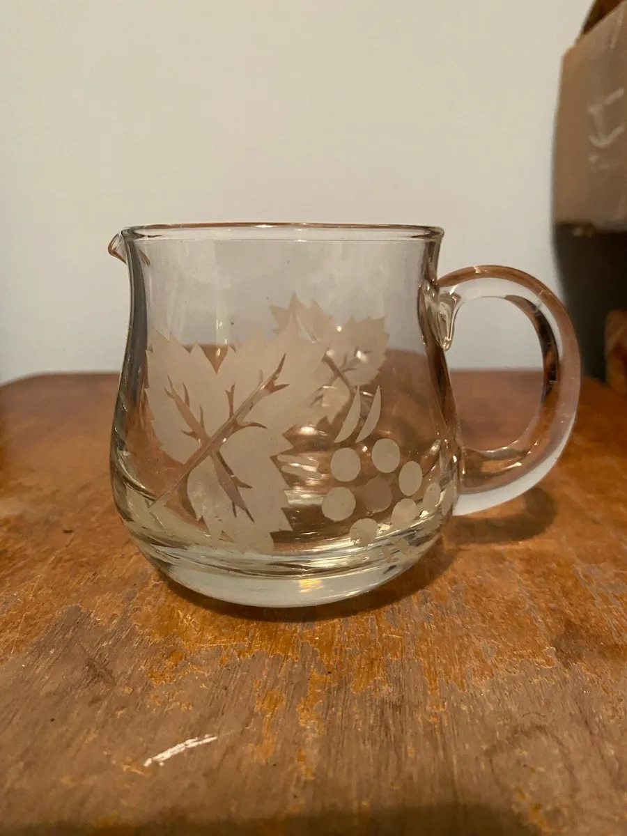 Small glass jug - Image 1
