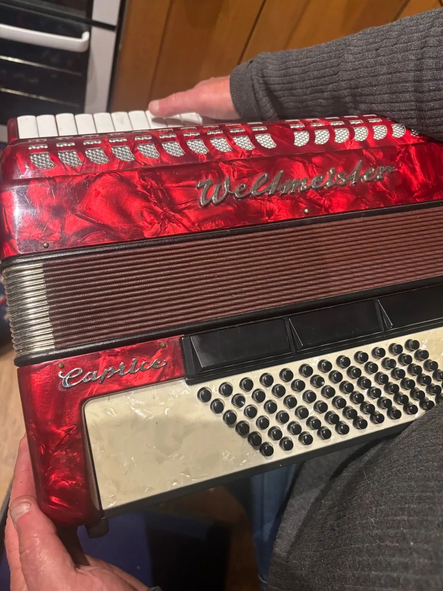 piano accordion akkordeon WELTMEISTER CAPRICE 120 - Image 2