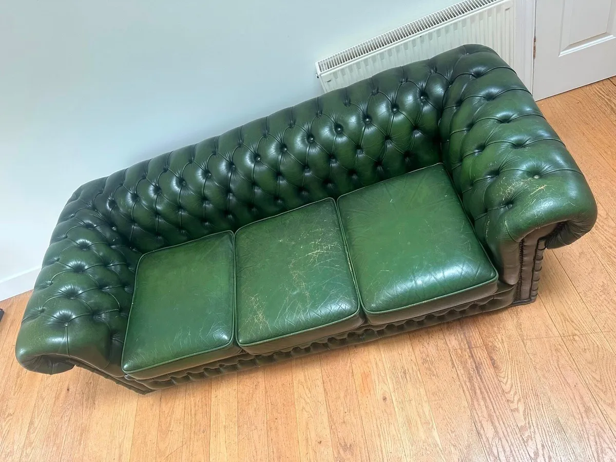Chesterfield sofa - Image 3