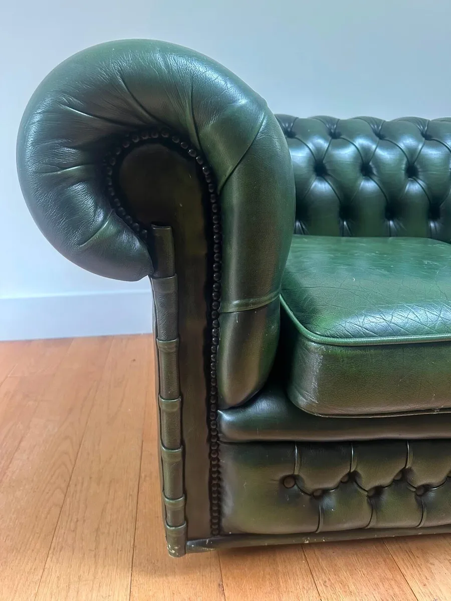 Chesterfield sofa - Image 4