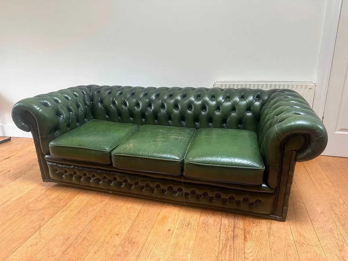 Chesterfield sofa - Image 1