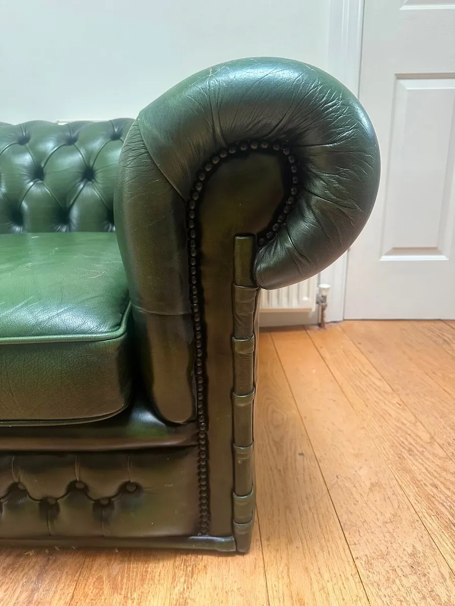 Chesterfield sofa - Image 2