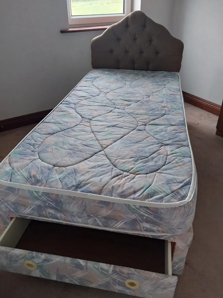 Bed - Image 2