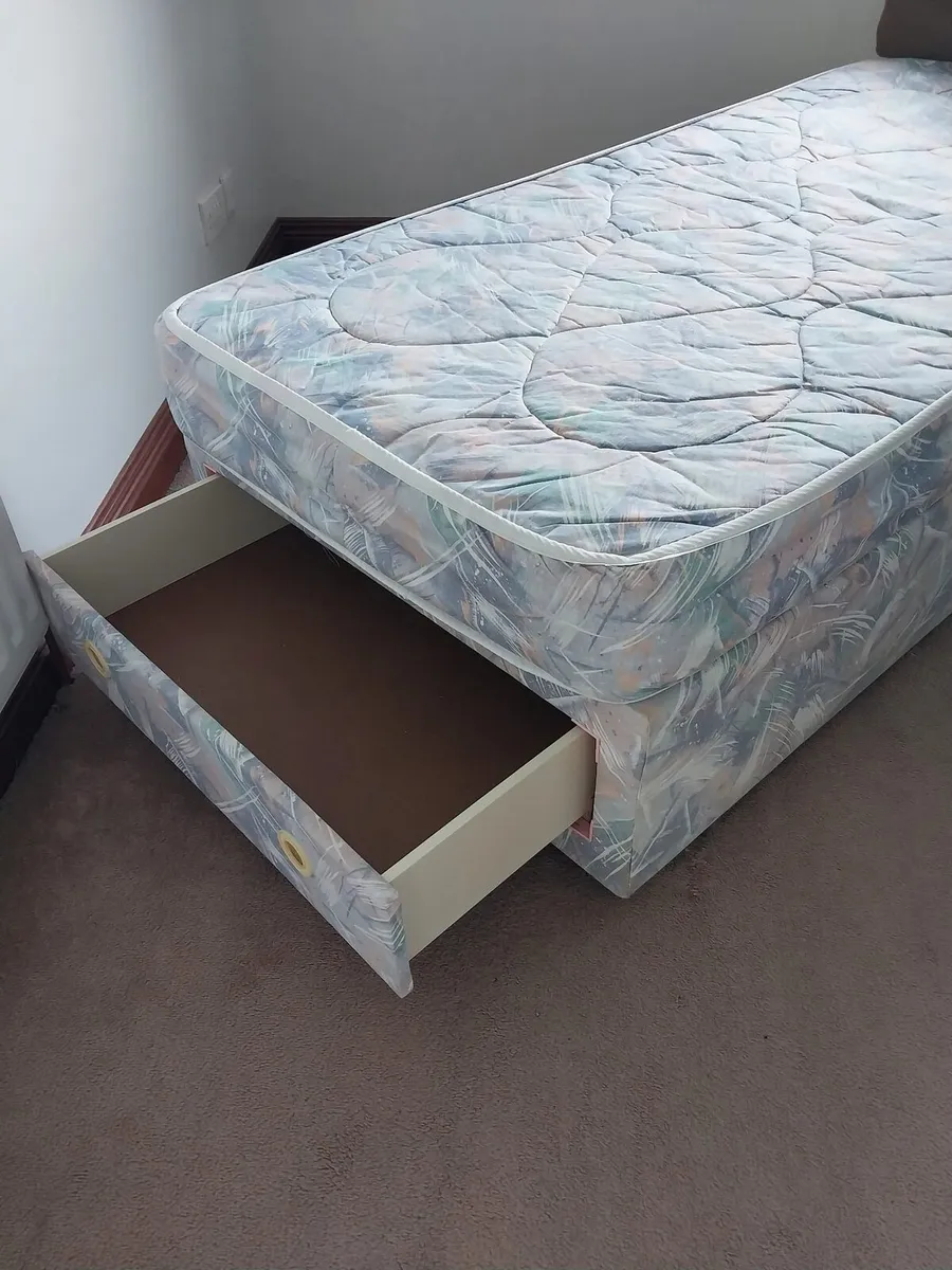 Bed - Image 3