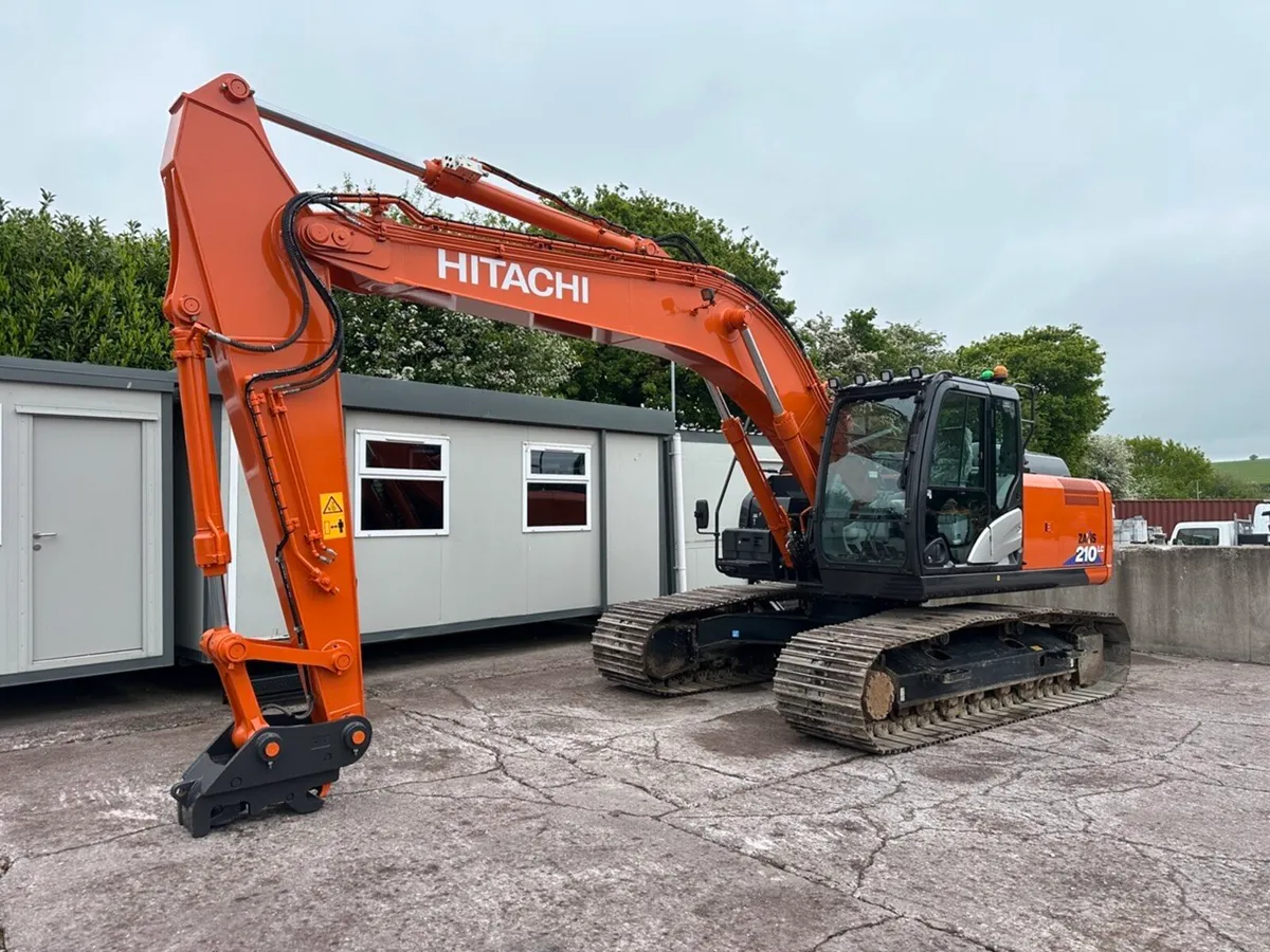 2021 HITACHI ZX210LC-6 - Image 3