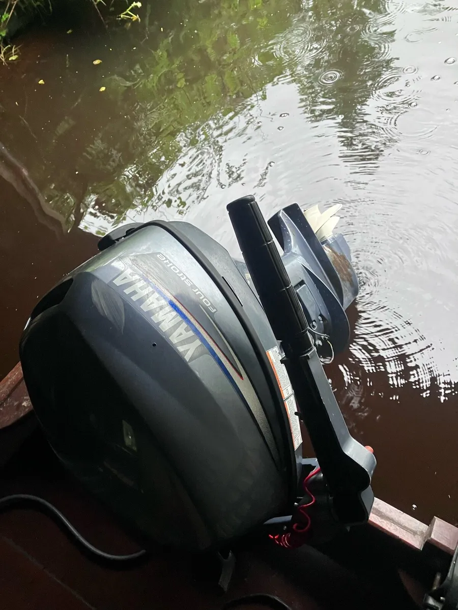 Yamaha 8hp outboard engine - Image 1