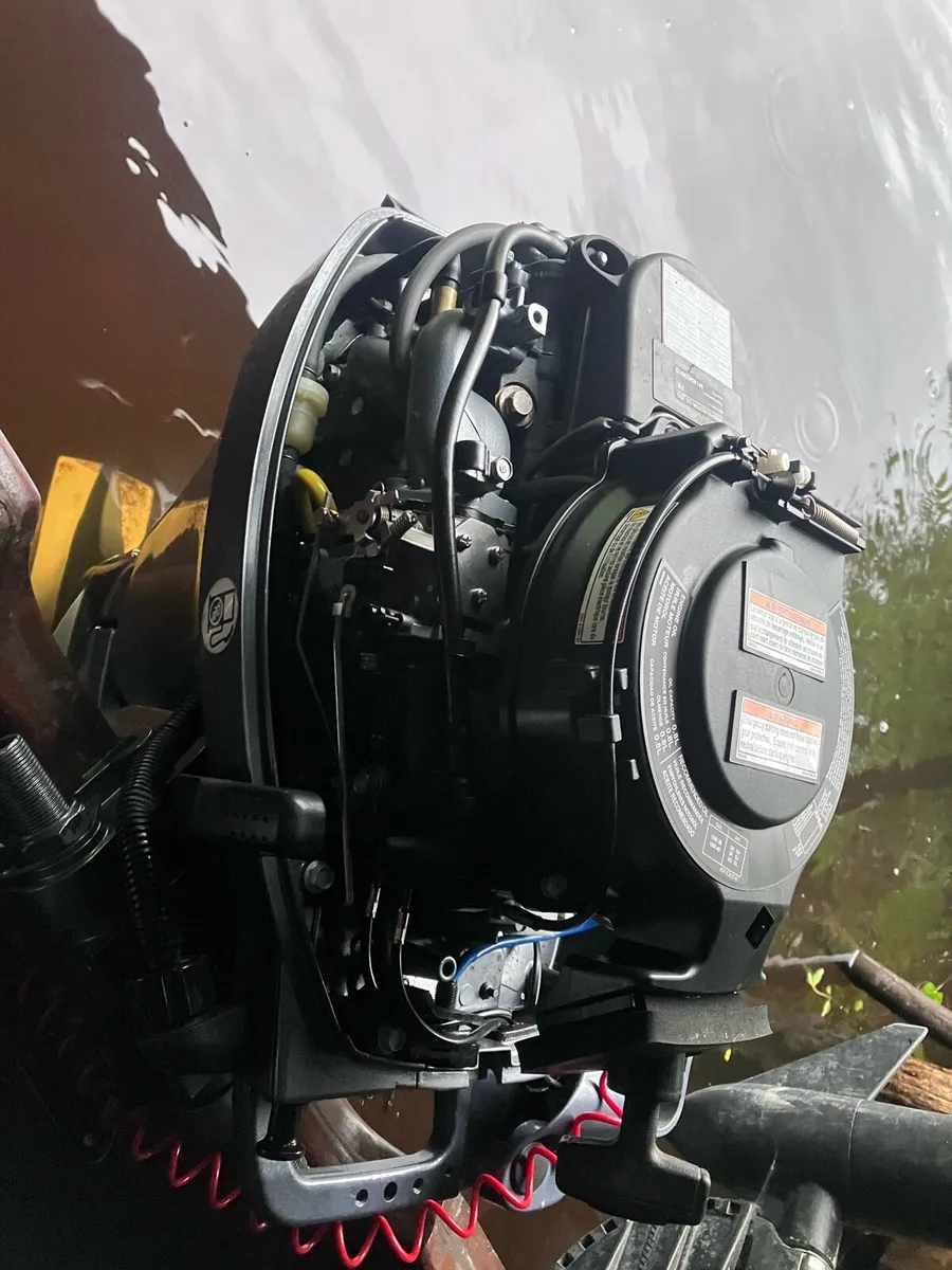 Yamaha 8hp outboard engine - Image 2