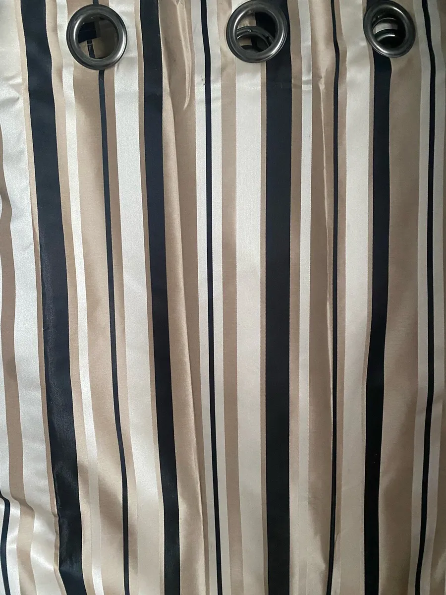 Curtains - Image 1
