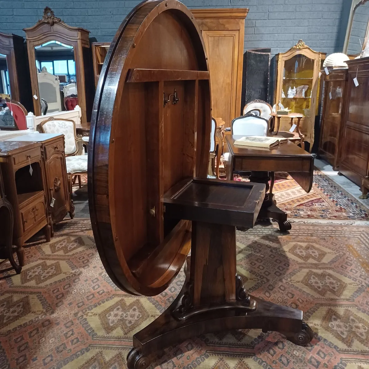 Large Victorian round table rosewood for 8 people - Image 4