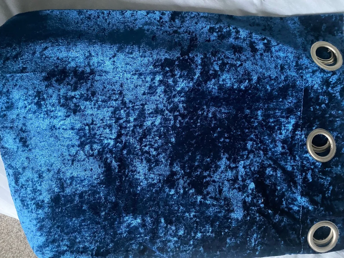 Curtains - Image 1