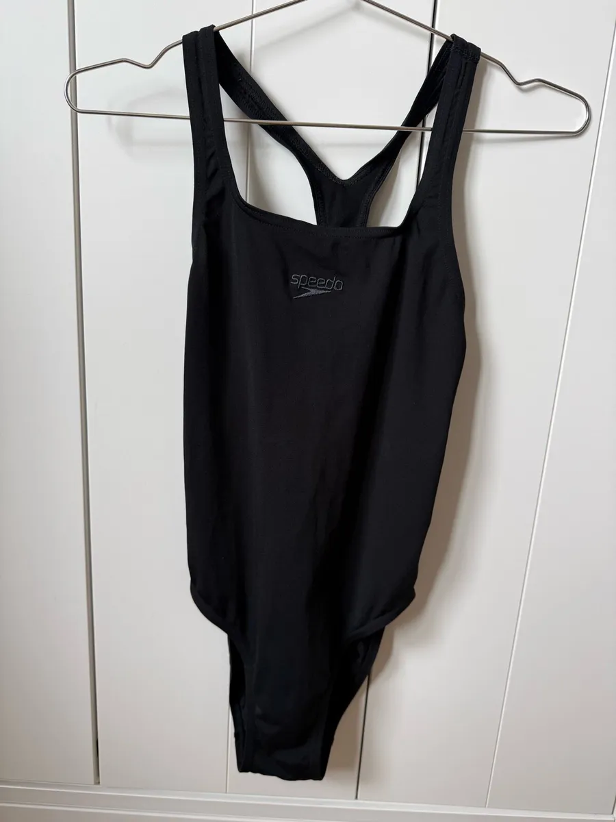 Speedo women ladies swimsuit, barely used - Image 1