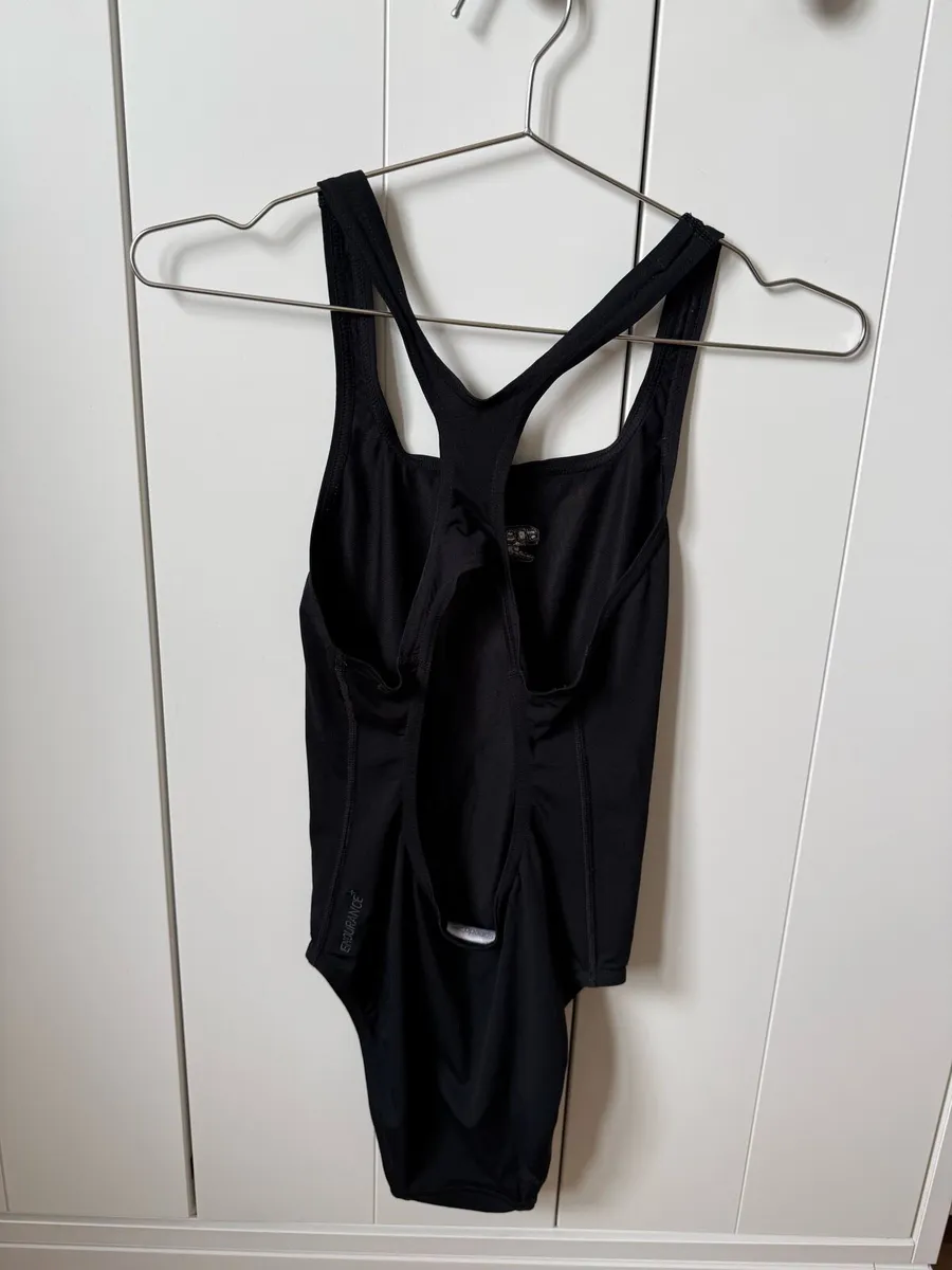 Speedo women ladies swimsuit, barely used - Image 2