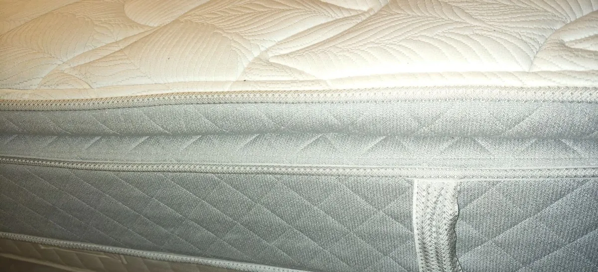 KING SIZE MATTRESS FOR SALE - Image 1
