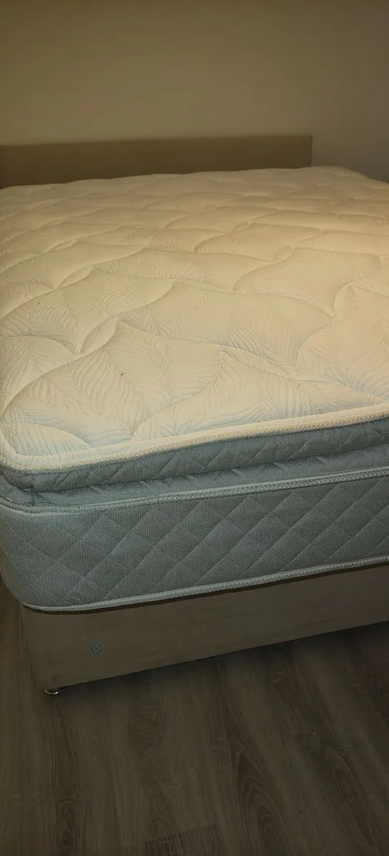 KING SIZE MATTRESS FOR SALE - Image 1