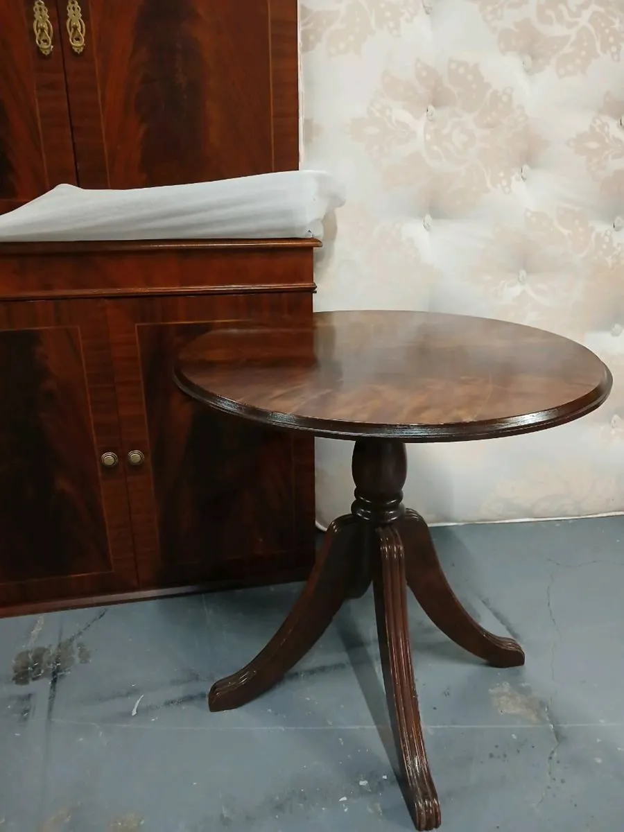 Various furniture - Image 1