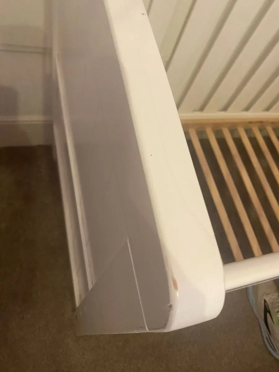 Baby cot - Image 1