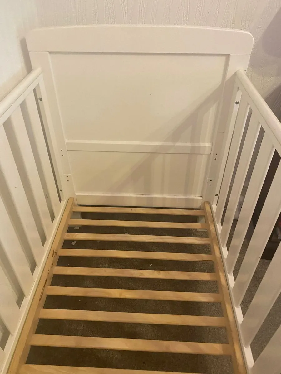 Baby cot - Image 4
