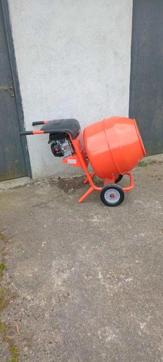Cement mixers petrol and electric - Image 1