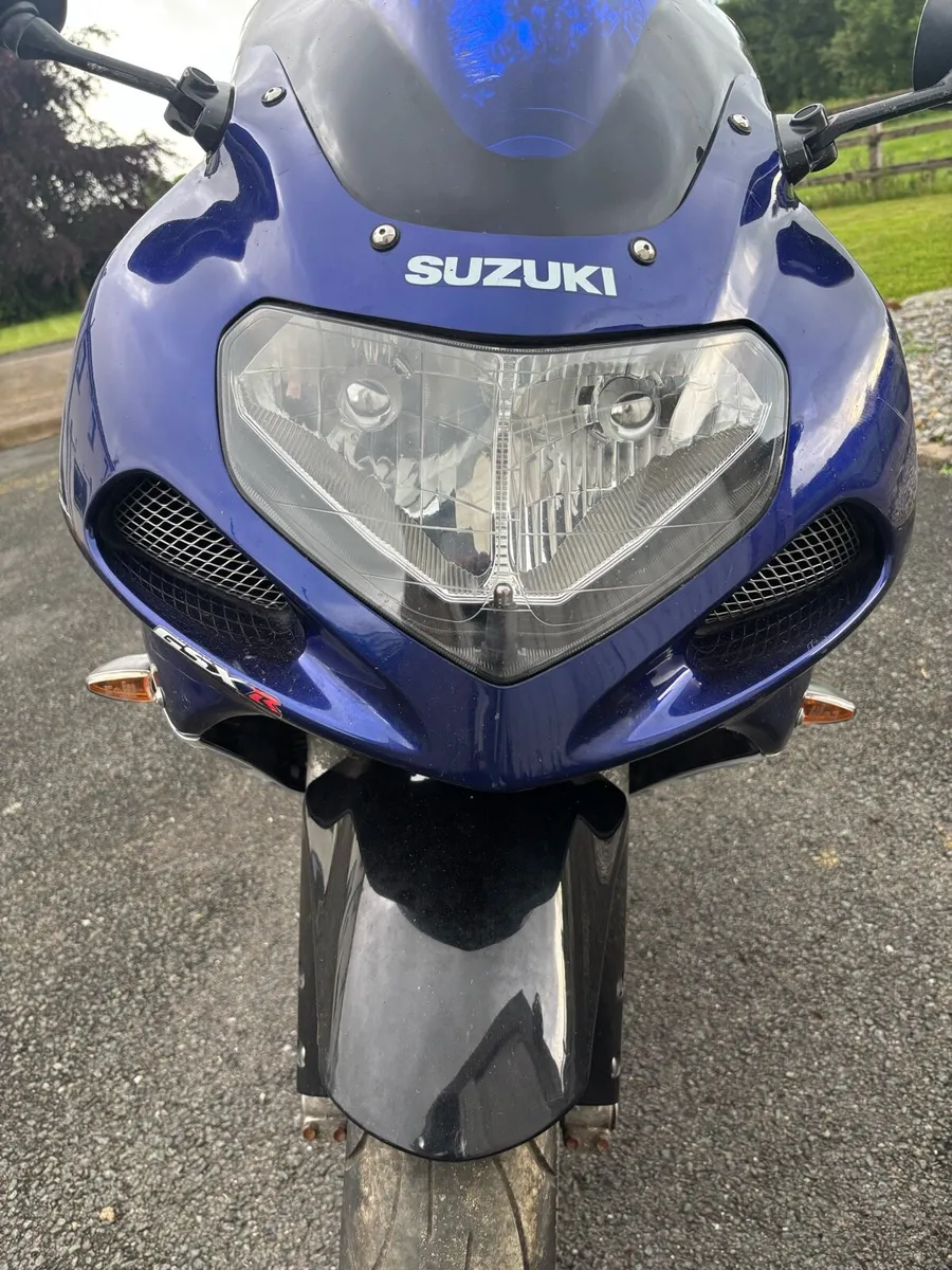GSXR 600 & Helmet, Jacket x2 & Gloves - Image 3