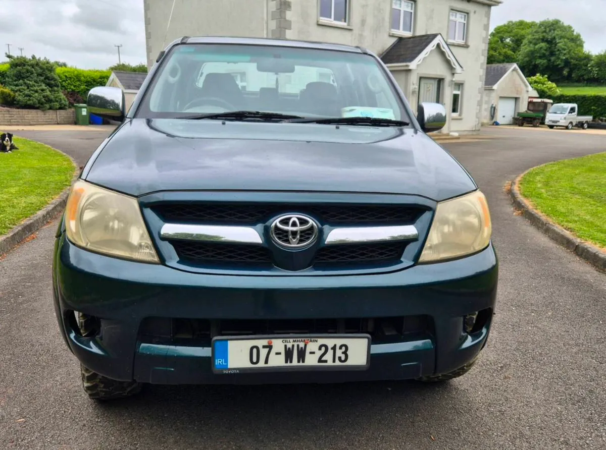 2007 Toyota Hilux 2.4 SR5 Double Cab - Image 3