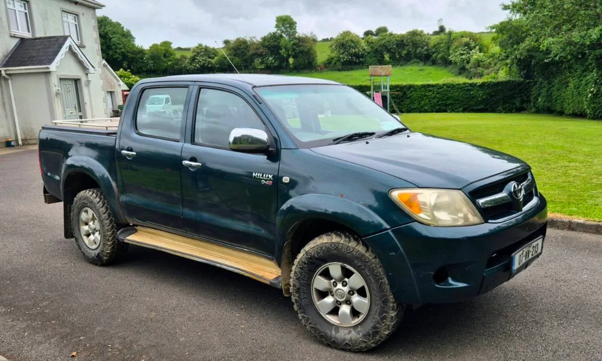 2007 Toyota Hilux 2.4 SR5 Double Cab - Image 1
