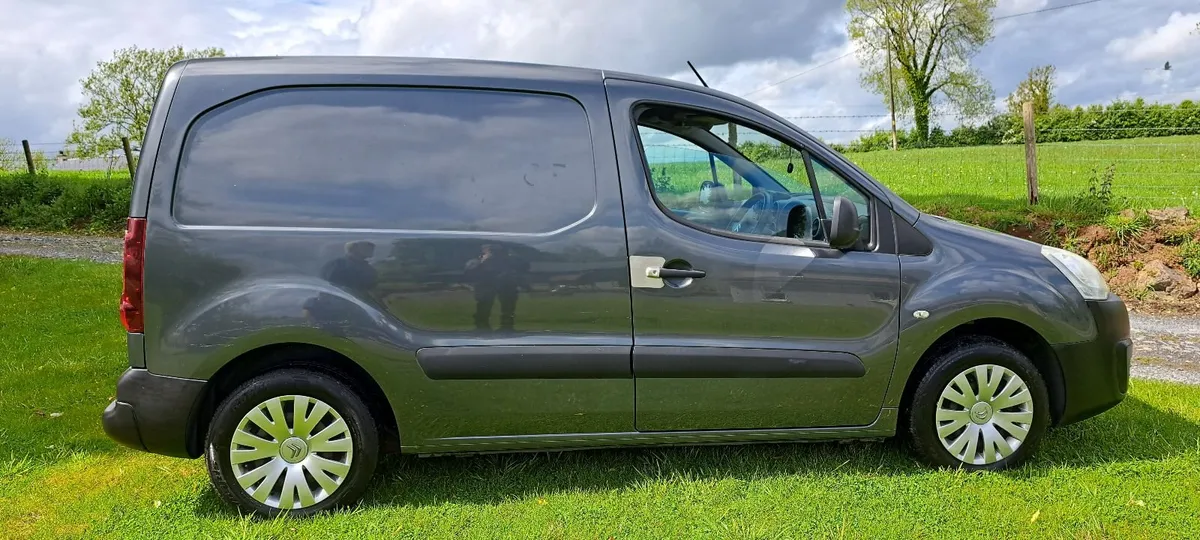 Citroen Berlingo 2016 1.6 hdi (DOE 04/27) - Image 3
