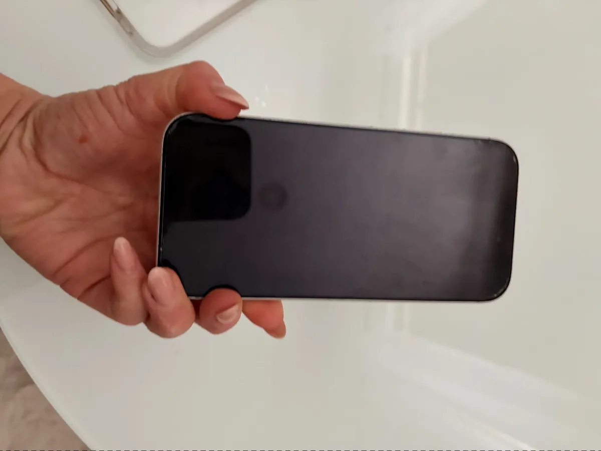 iPhone 17 - Image 4