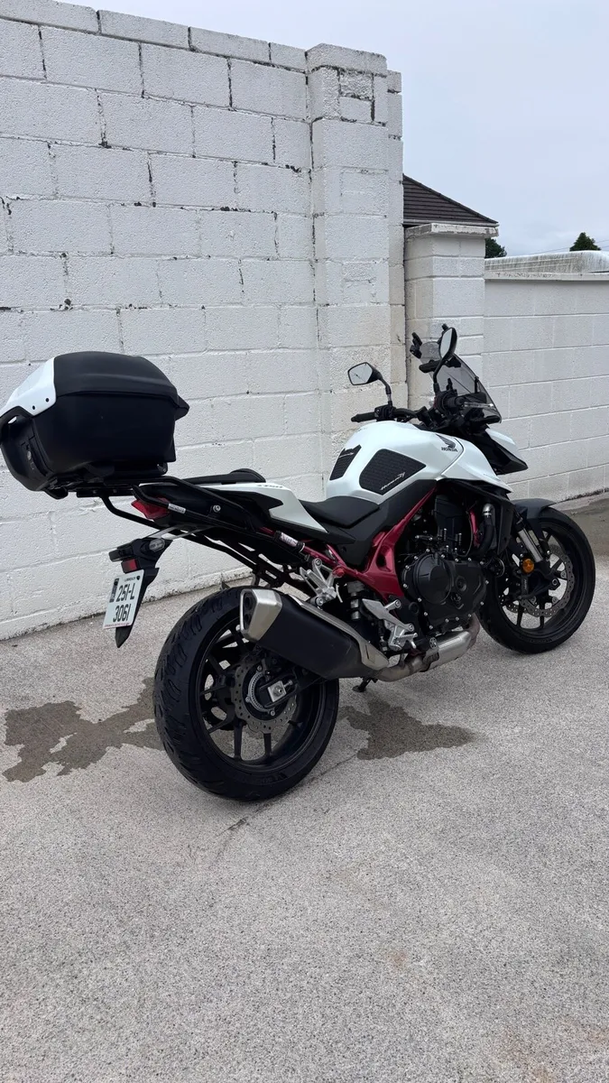 2025 CB 750 Honda Hornet - Image 2