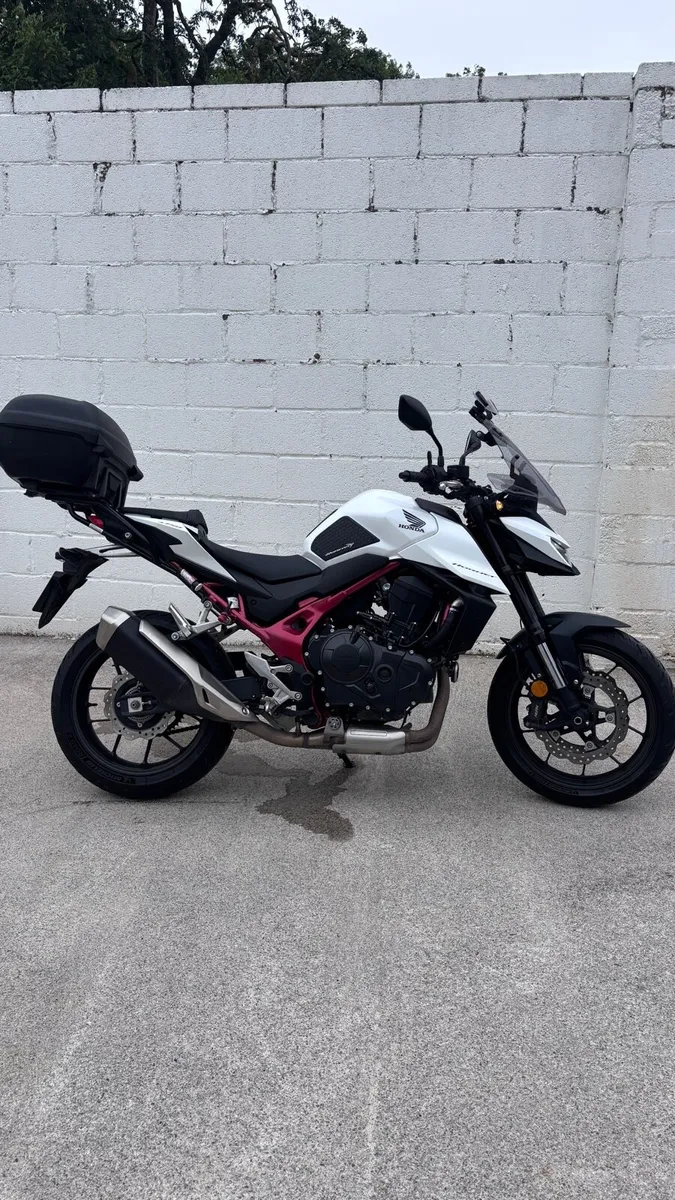 2025 CB 750 Honda Hornet - Image 3