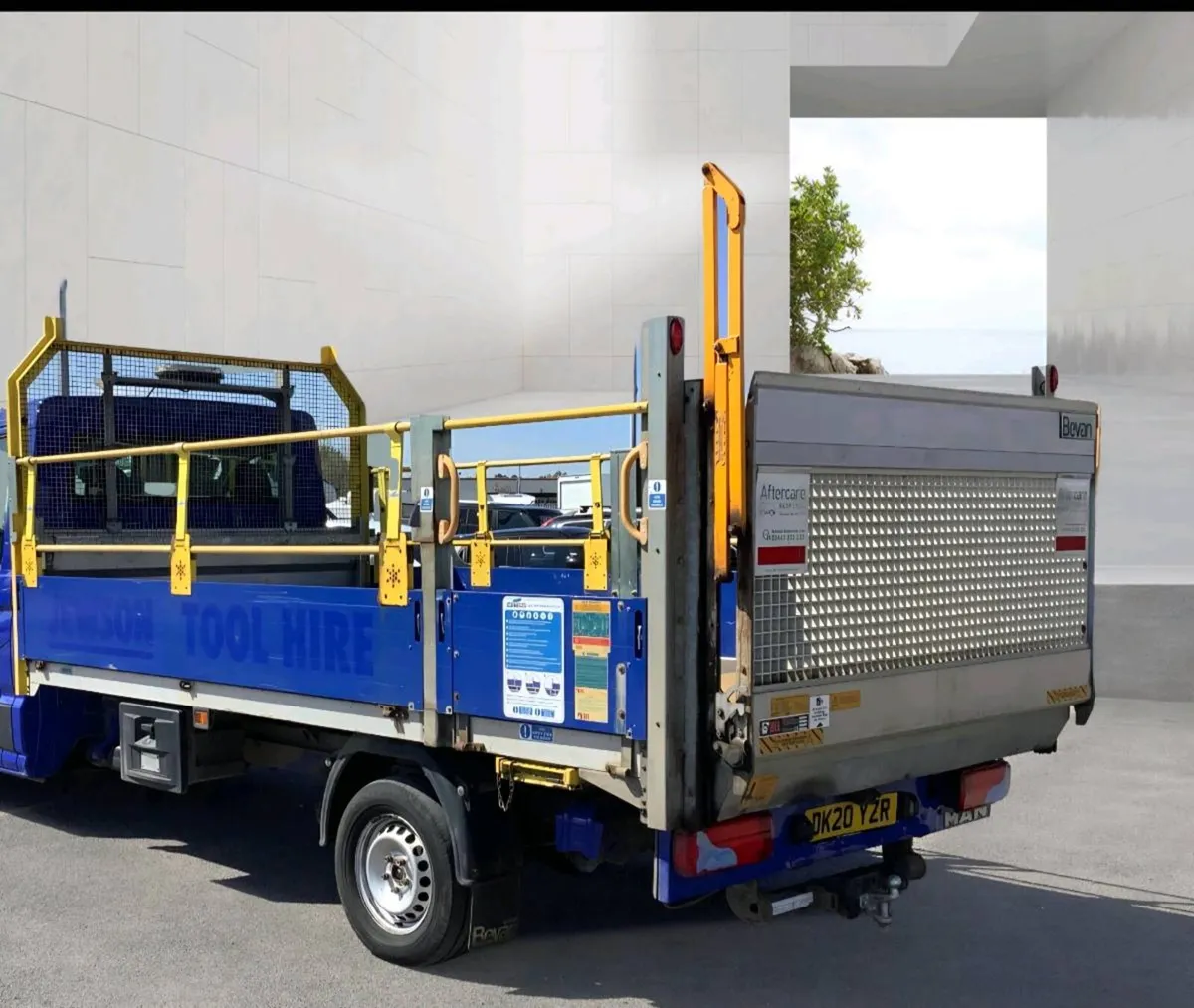 14Ft dropside body Tail lift - Image 3