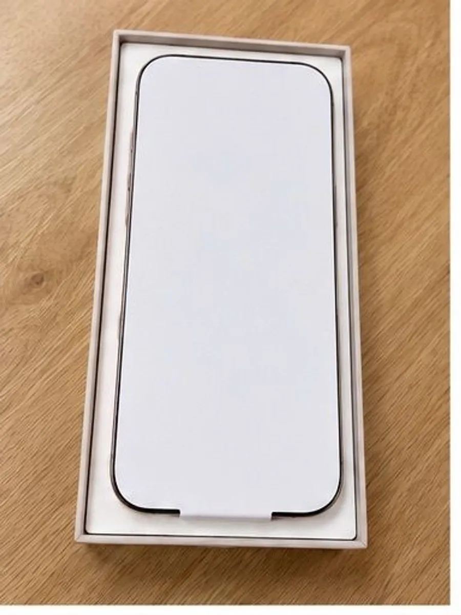Iphone 16 Pro Max - Image 2