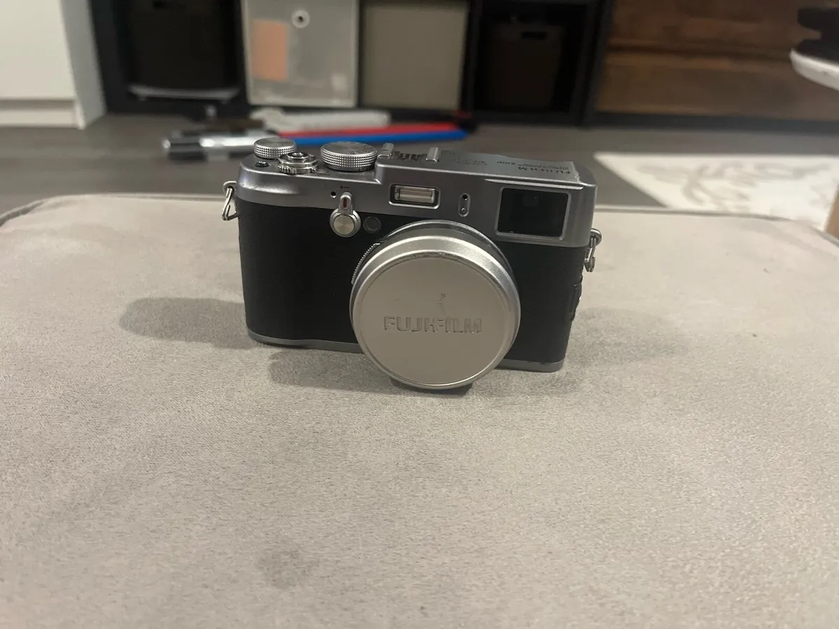 Fudjifilm camera x100 - Image 1