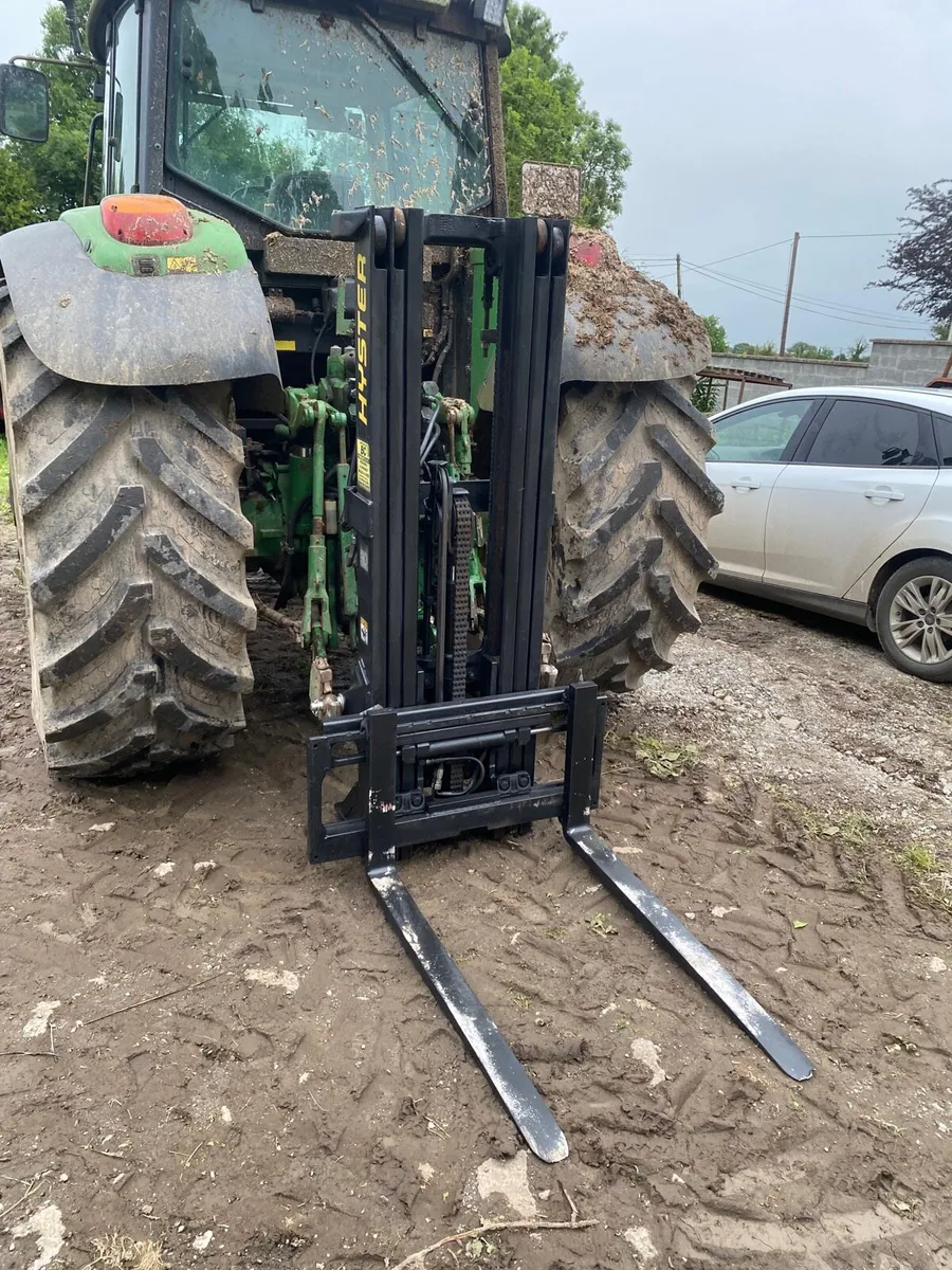 Tractor forklift - Image 1
