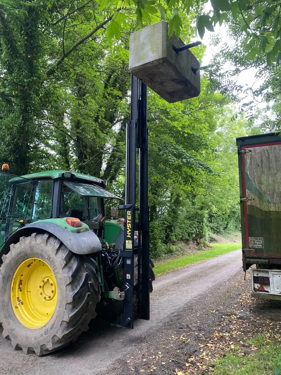 Tractor forklift - Image 4
