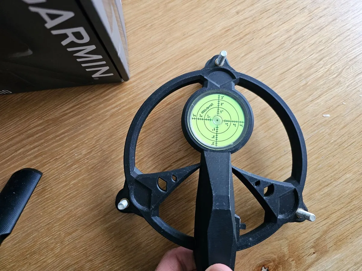 Garmin R10 Launch monitor and golf stand - Image 2