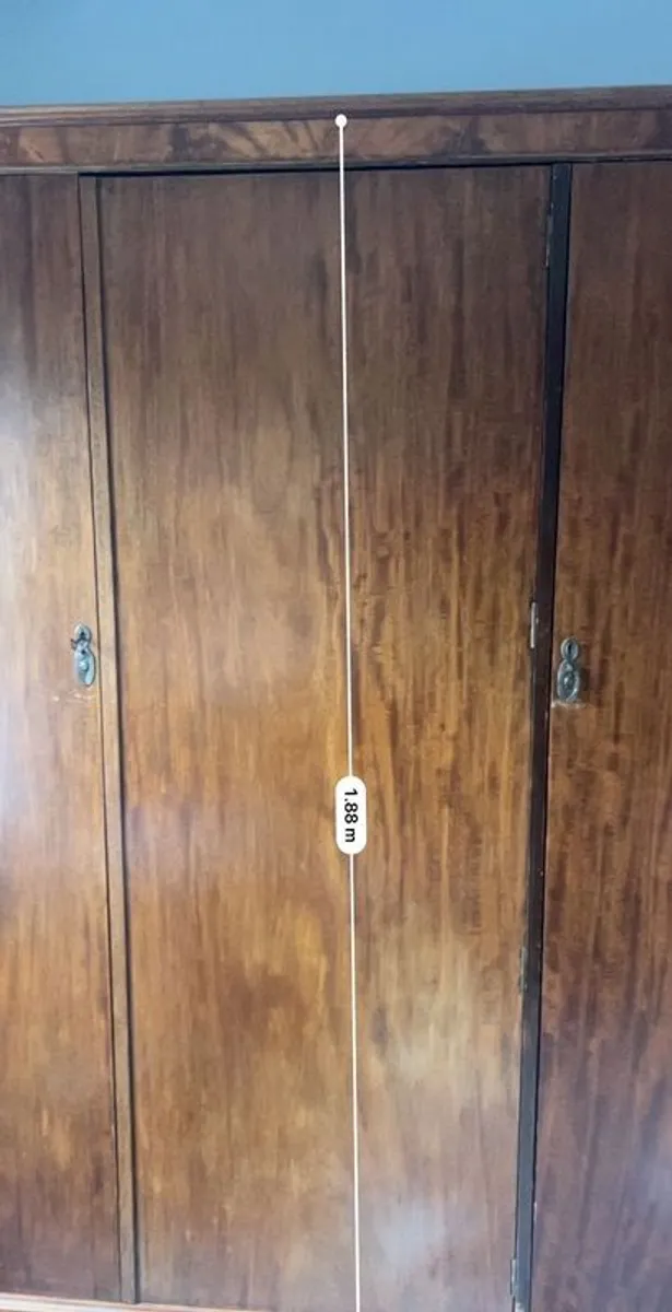 wardrobe - Image 2