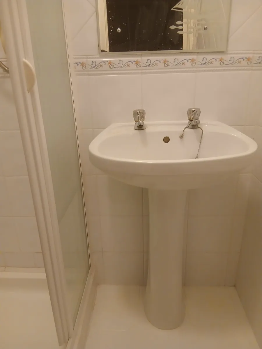 2 sinks for sale perfect condition - Image 2
