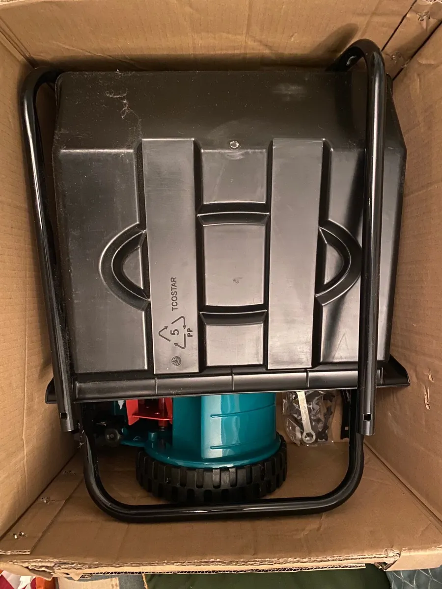 Bosch push lawnmower - Image 3