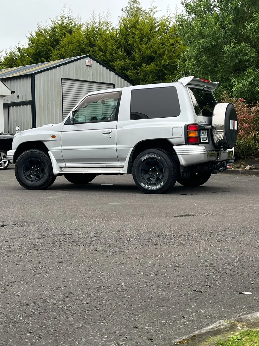 Mitsubishi Pajero SWB - Image 2