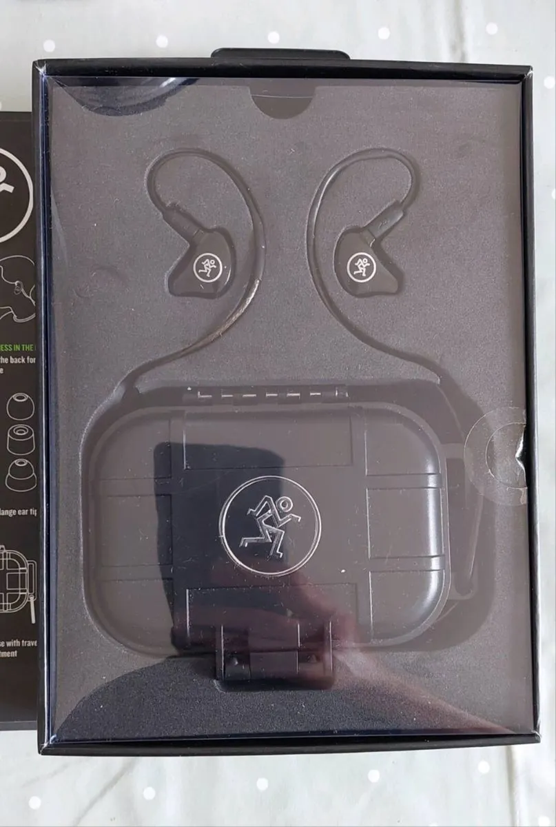 Mackie mp220 in ear monitors - Image 3