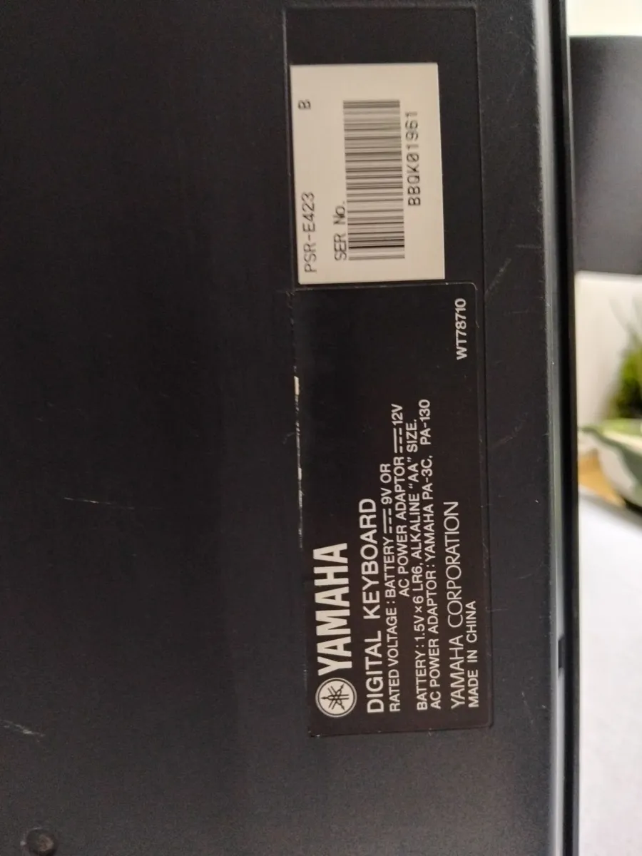 Yamaha Keyboard psr e423 - Great condition - Image 3