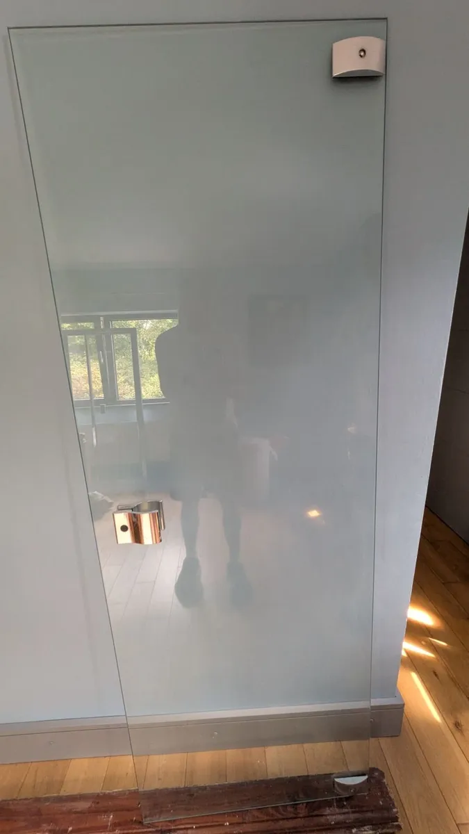 Daryl Recessed Shower Door and Bifold Corner Unit - Image 3