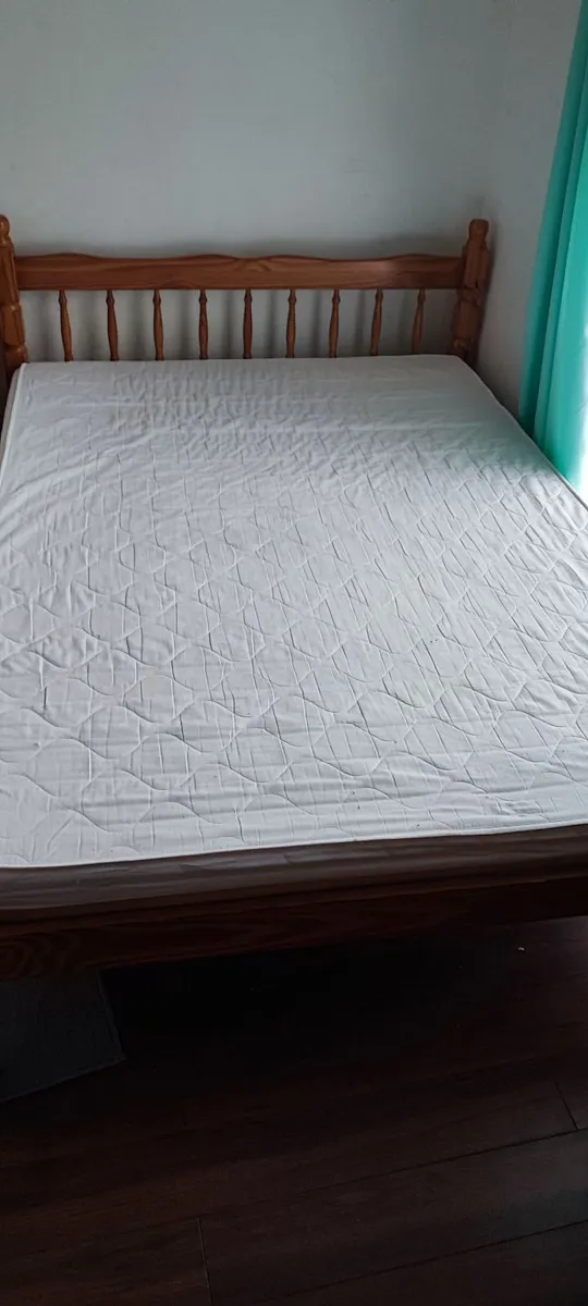 Bed frame - Image 1
