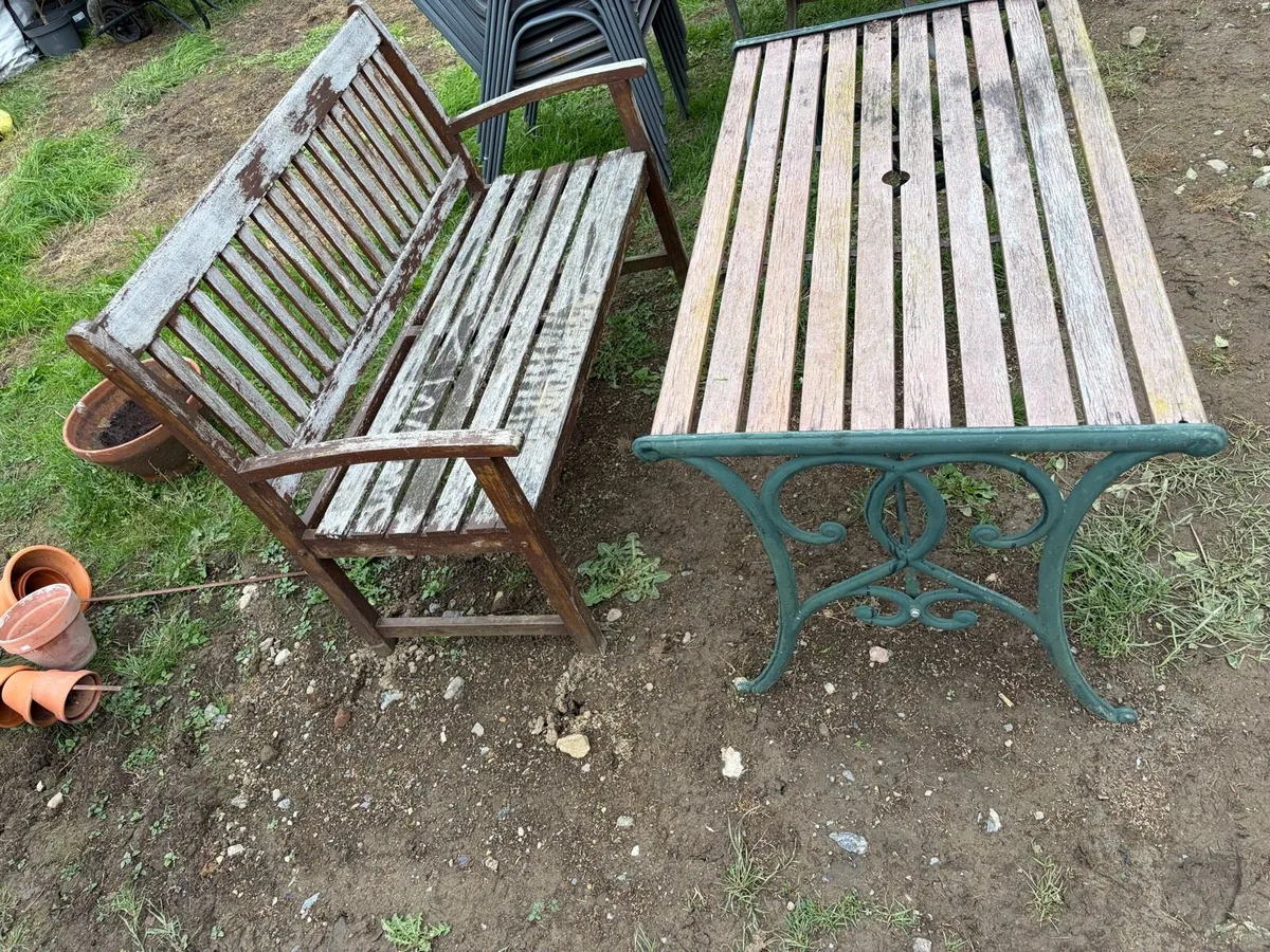 1 garden cast iron table + 1 wooden bench - Image 2
